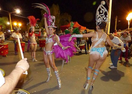 Segunda Noche de Carnaval en Villa Domnguez