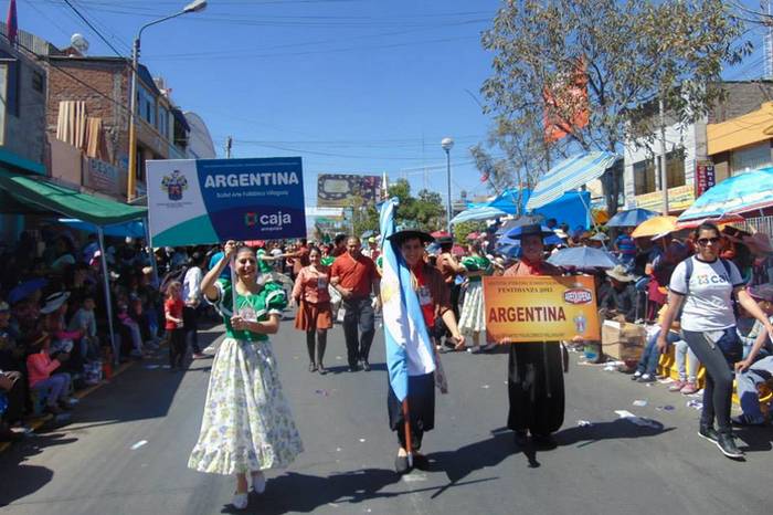 La Escuela De Folklore El Sauce Particip En Un Multitudinario Desfile