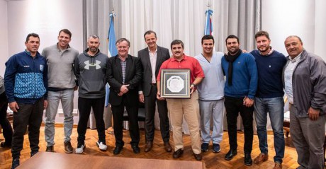 Bahl recibi a los campeones-Paran ser sede del Panamericano de Softbol en 2020