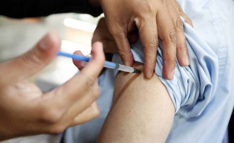 Gripe: se vacuna a grupos de riesgo en centros de salud del municipio