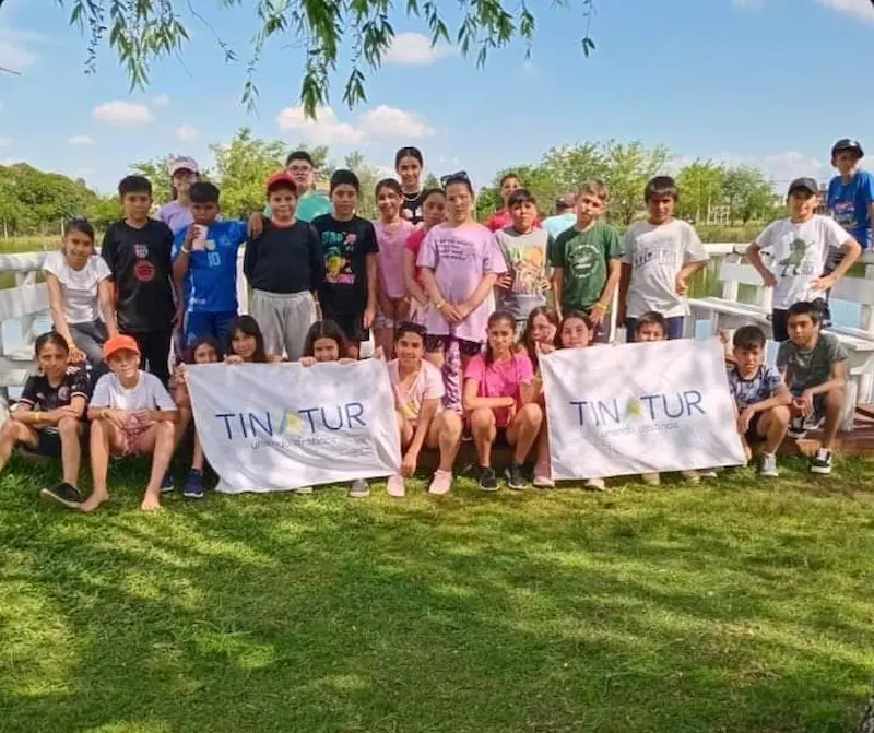 Alumnos de la Escuela N84 Ro Negro de Villa Clara viajaron a las termas de San Jos, parque acutico y Molino Aventuras Multiparque