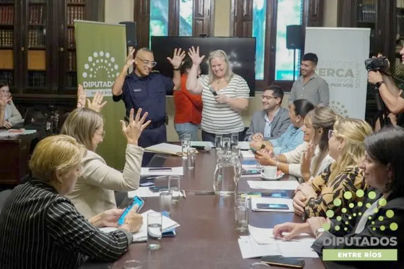 Trataron un proyecto para adherir a la Ley Nacional de Lengua de Seas Argentina