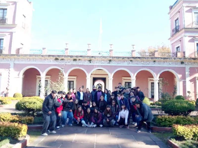 Estudiantes de la escuela secundaria Norma Bouvet realizaron un viaje educativo a Concepcin del Uruguay y Basavilbaso