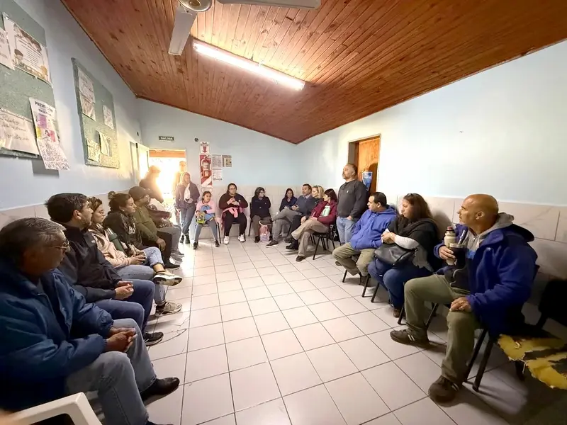 Adrin Fuertes y el gabinete municipal se reunieron con vecinos del Barrio Buen Pastor, Santa Teresita, Illia y Evita