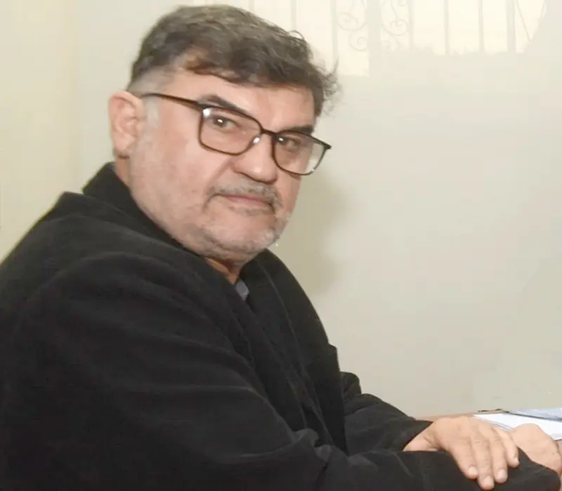 Luis Uriona: 