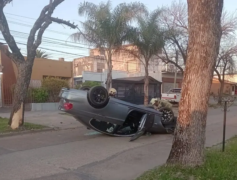 Choc un rbol, se dio vuelta con el auto y tena 2,14 g/l de alcohol en sangre