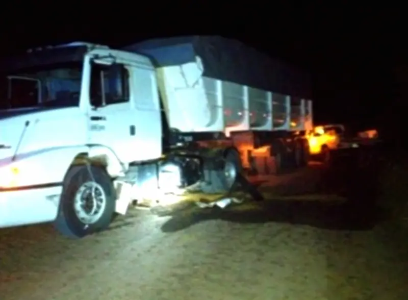 El conductor de una camioneta sufri lesiones graves al chocar con un camin. Tena 1.98 g/l de alcoholemia