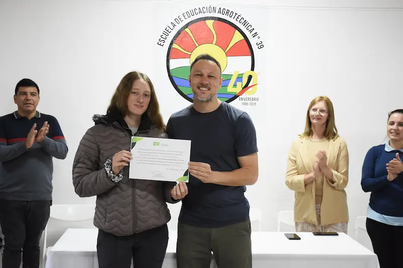 Se entregaron certificados en la primera escuela integrante programa Formar-te