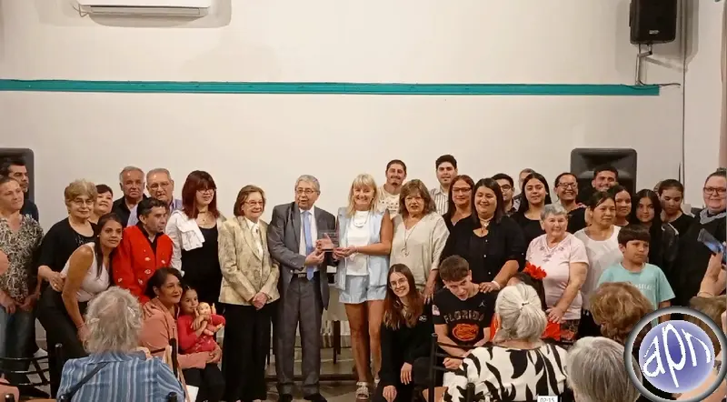 Por Ceferino Azambuyo. Sana Locura recibi la mencin de honor Carlos Castello