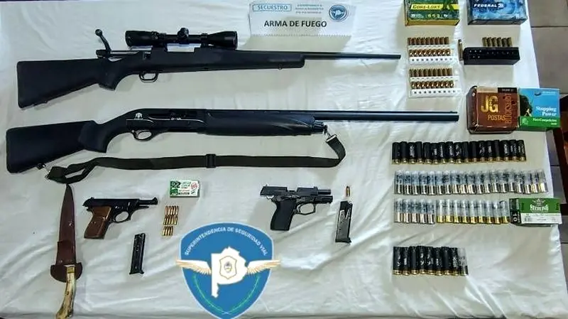 Detuvieron en San Nicol�s a villaguayense que llevaba armas de fuego y municiones