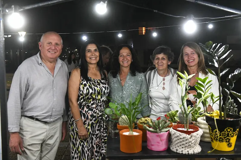 La vicegobernadora recorri� la Feria Navide�a de Crespo