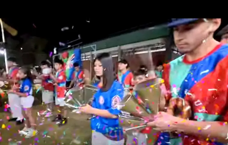 Villa Dom�nguez vibr� al ritmo del Carnaval