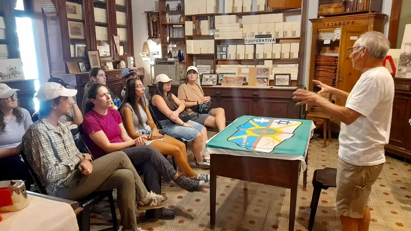 Estudiantes de Nueva Jersey y voluntarios argentinos, comenzaron trabajos de relevamiento del patrimonio jud�o en las colonias