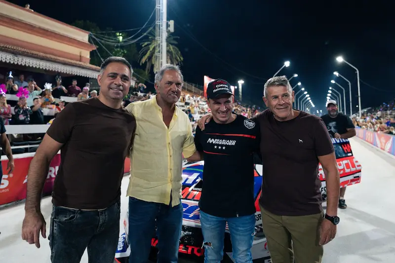 El Carnaval de Gualeguaych� abri� febrero con la presencia de Scioli