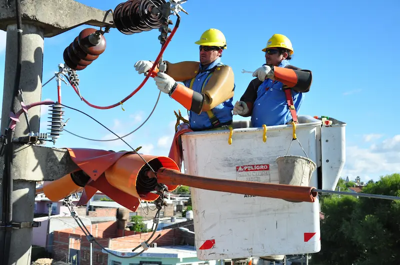 Enersa trabaja de manera ininterrumpida para restablecer el servicio el�ctrico en las zonas afectadas