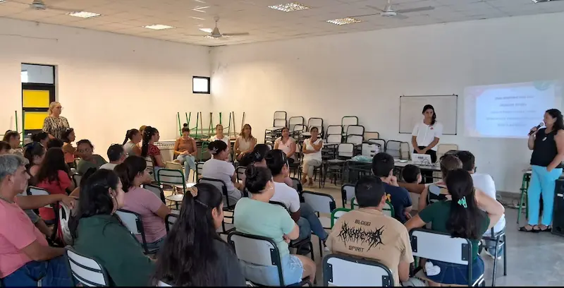 Reuniones con tutores de 1ero, 2do y 3er a�o, en la escuela secundaria Norma Bouvet