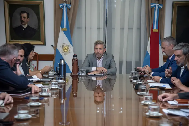 En gabinete, Frigerio monitore� la ayuda de la provincia a las ciudades afectadas por el temporal