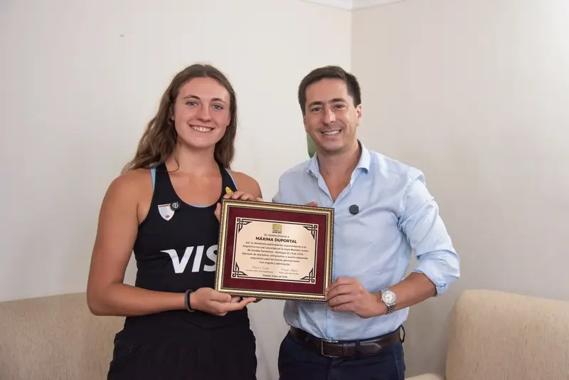 Reconocimiento de la provincia a M�xima Duportal por su proyecci�n en el hockey sobre c�sped argentino