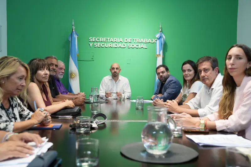 La provincia cerr� la paritaria estatal con acuerdo de mayor�a