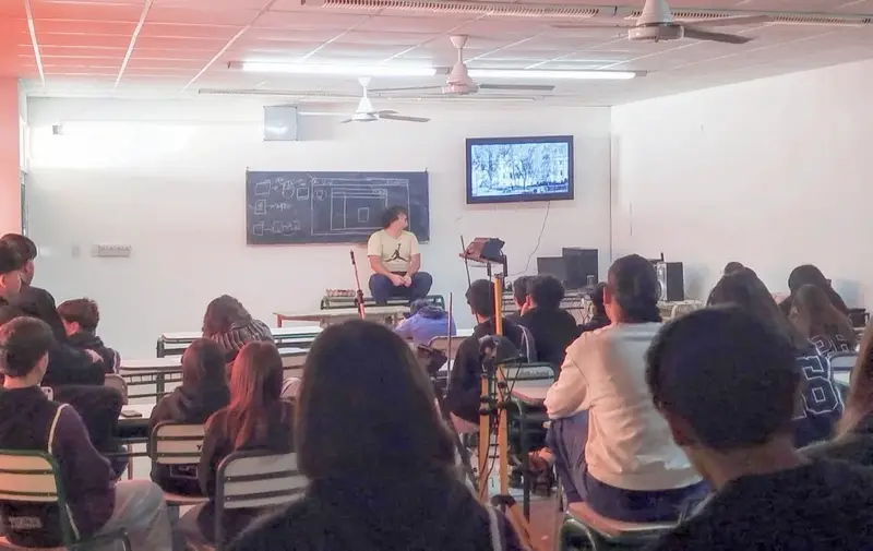 Se proyect� el documental C�mo hacer una canci�n de amor en la EPJA Florencio S�nchez