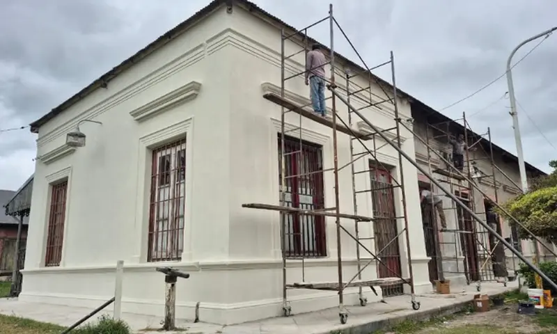 Fuertes mostr� el avance de obra de la restauraci�n integral del viejo edificio de la Estaci�n Villaguay Central