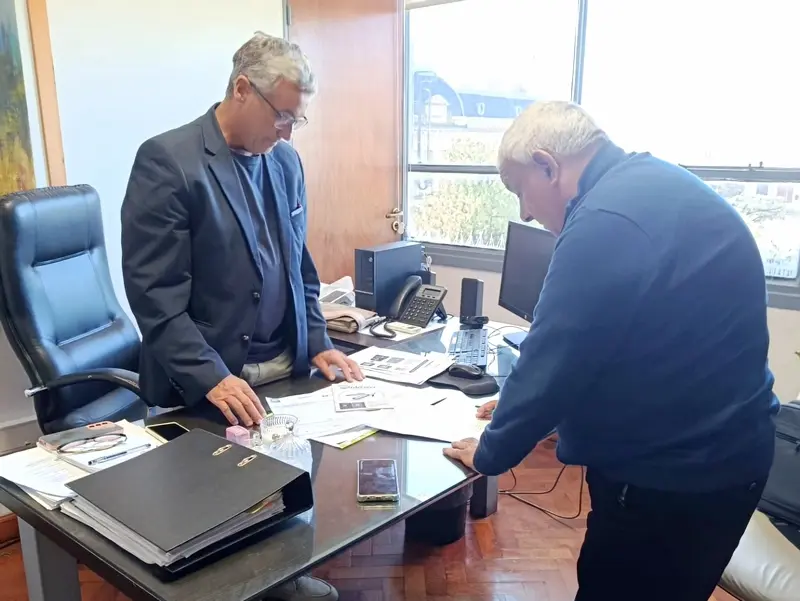 Firma de Convenio entre Municipalidad de Villa Dom�nguez y Sidecreer