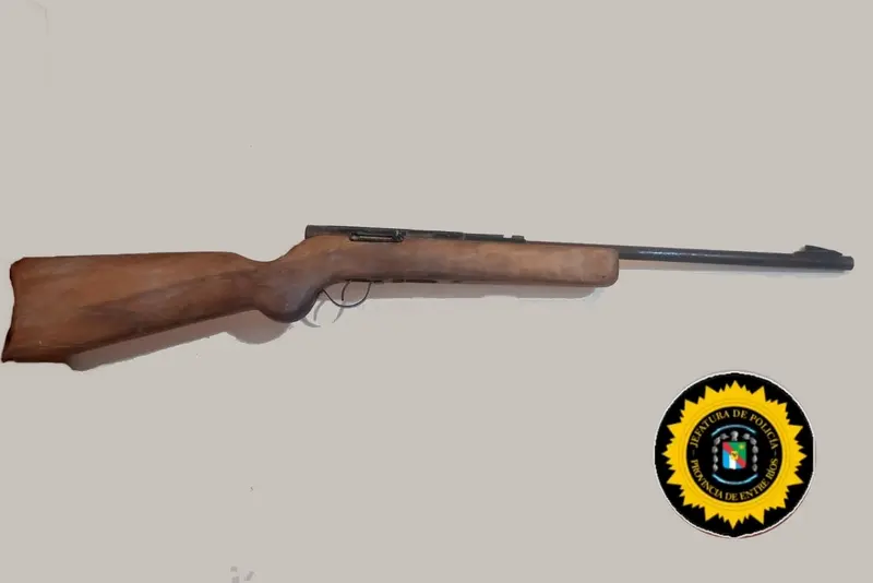 Secuestro de arma de fuego por efectivos de comisar�a segunda