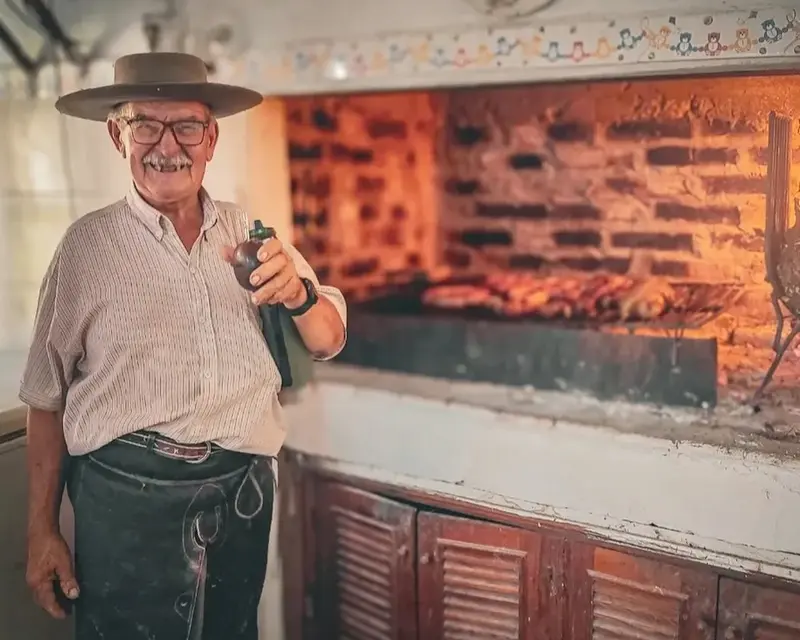 Por Ceferino Azambuyo. Lucho Bengochea lleg� a la granja del cielo