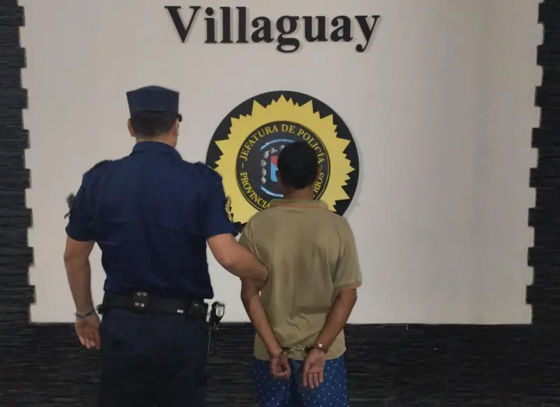 Rob� dos linternas LED y lo detuvieron