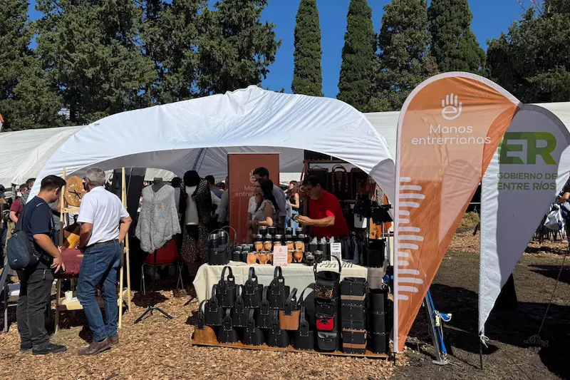 Emprendedoras de Manos Entrerrianas participaron de la Expo Provincial de la Leche en Nogoy� 