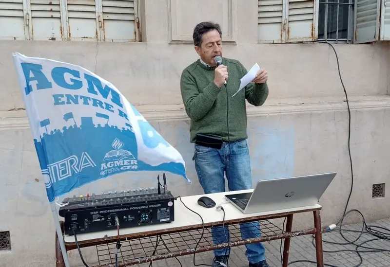 V�ctor Hutt denunci� otro recorte en educaci�n