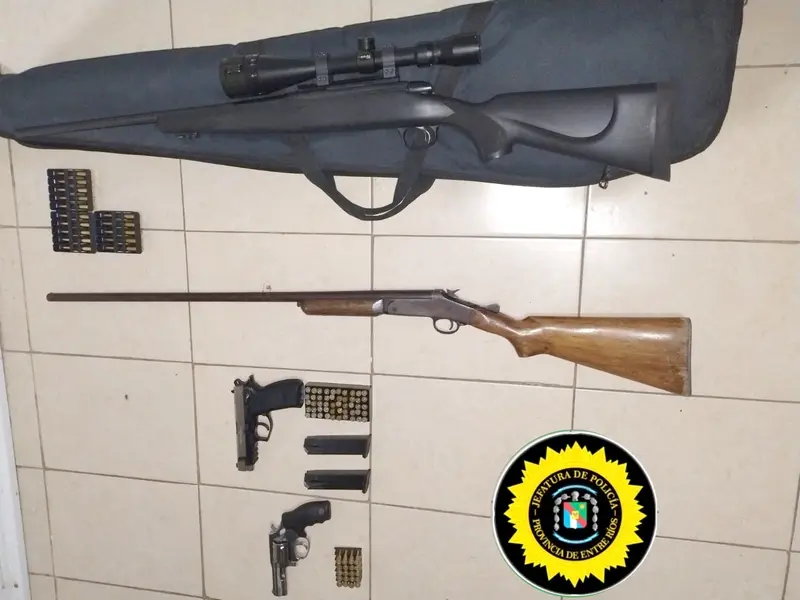 Secuestran armas de fuego en allanamiento