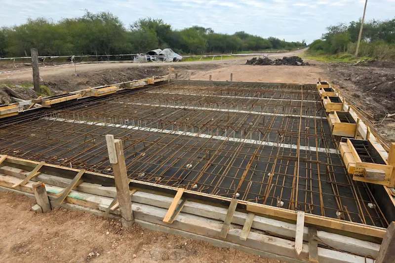 Avanza la construcci�n de cuatro calzadas sumergibles en el departamento Nogoy�