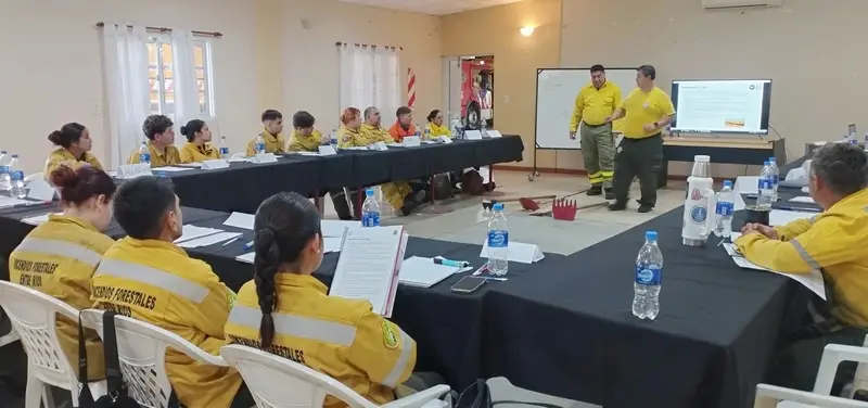Bomberos voluntarios de Villaguay participan de capacitaci�n de la regional IV