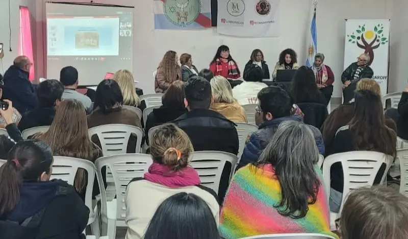 Numerosa participaci�n en Ingeniero Sajaroff por el conversatorio para docentes 