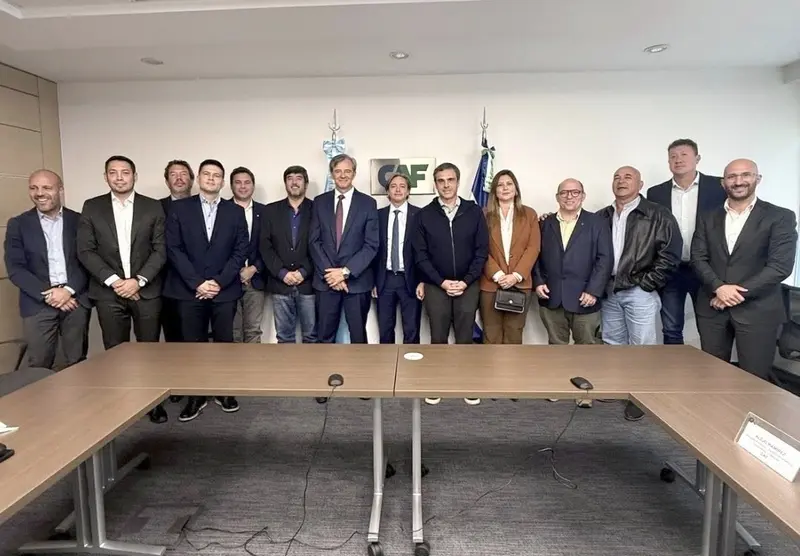 Michel y Bahl junto a intendentes gestionan fondos para obras ante la CAF