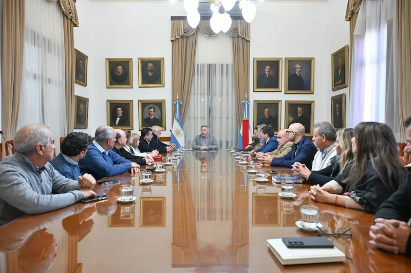 Con el aporte de los gremios, el Poder Ejecutivo env�a a la Legislatura el proyecto de reforma de la Caja de Jubilaciones