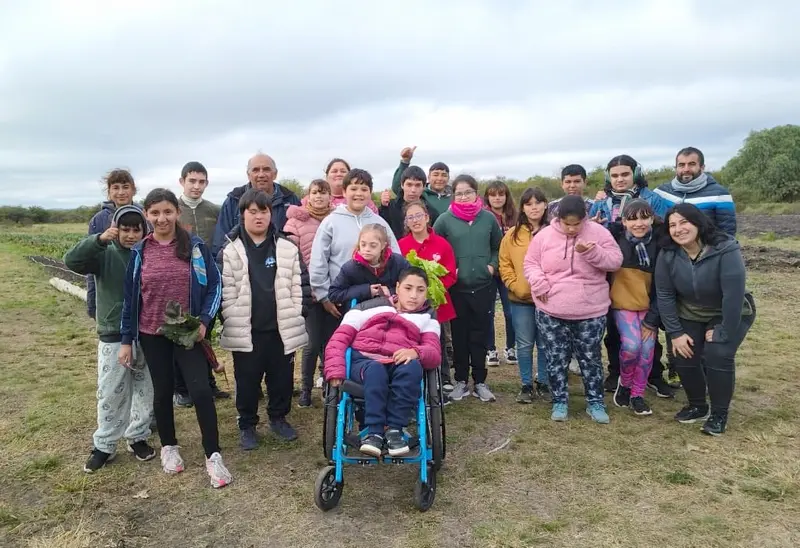 Alumnos y docentes de la Escuela Guido visitaron la Huerta de la Municipal