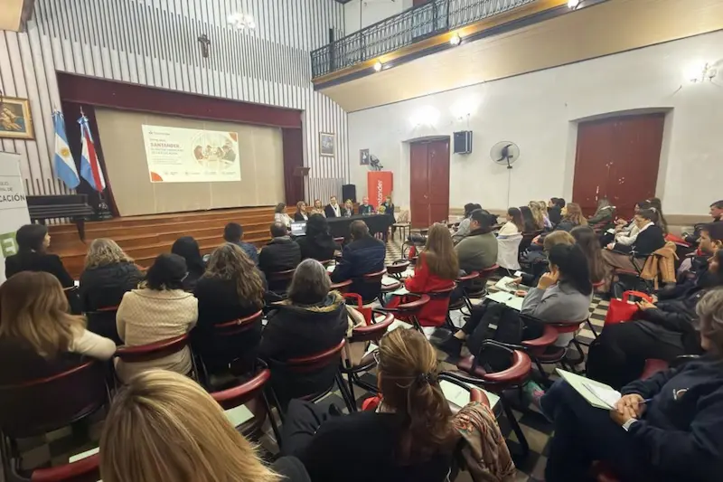 Cien directivos cursar�n una formaci�n universitaria becada a partir de una alianza estrat�gica