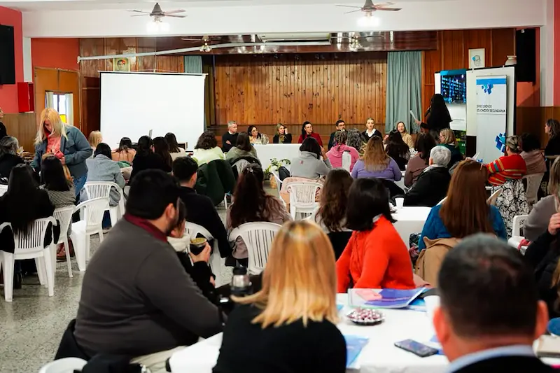 Se realiz� el tercer encuentro de Red de Secundarias Innovadoras con eje en el uso pedag�gico de la IA