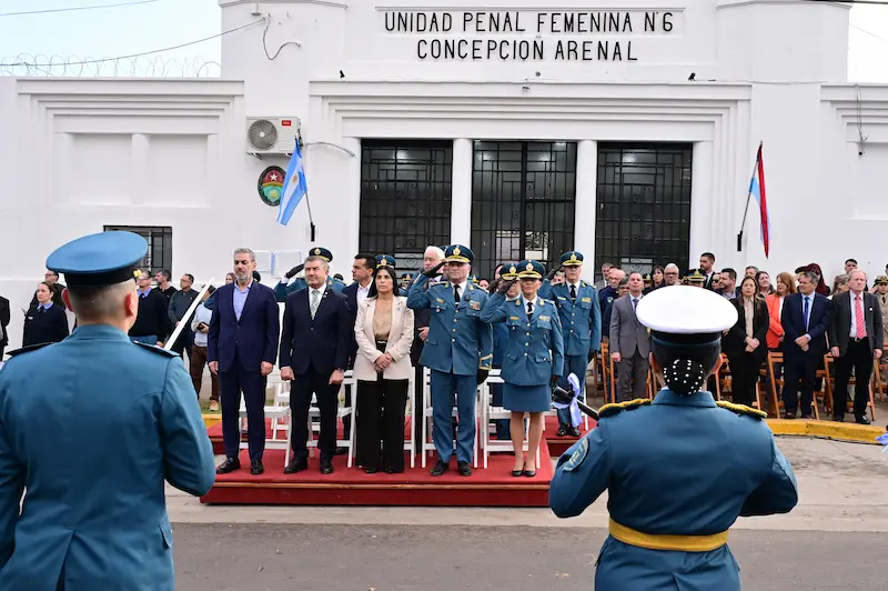 Aluani y Roncaglia encabezaron el centenario de la Unidad Penal N� 6 y entregaron equipamiento y veh�culos al Servicio Penitenciario