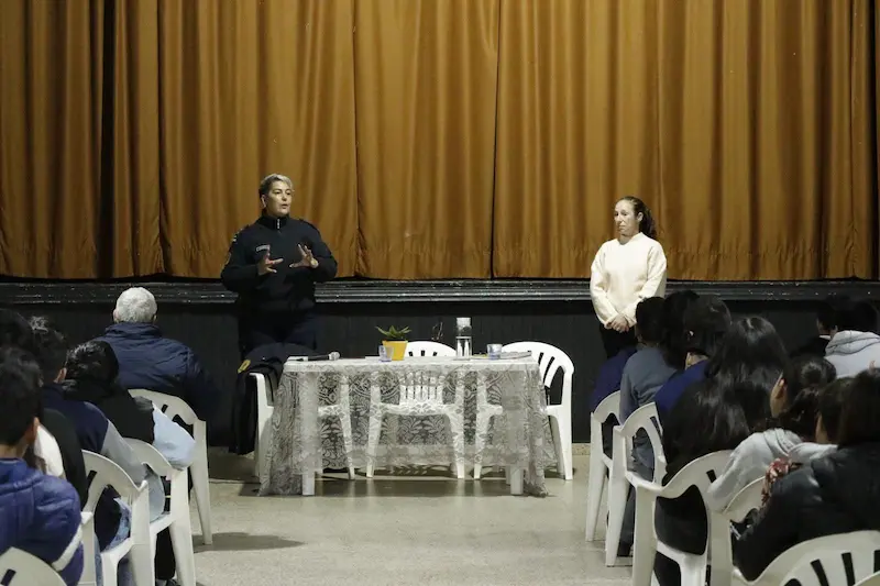 En Dom�nguez se realiz� la charla Ni�os, Ni�as y Adolescentes: Rol de la Familia, la Sociedad y el Estado