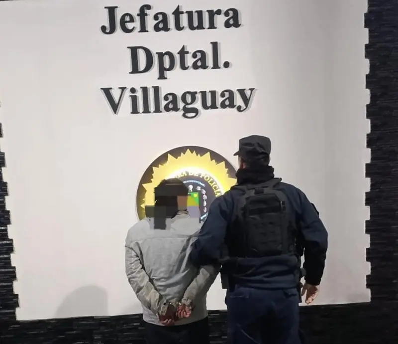 Intentaba robar en un auto y lo aprehendieron