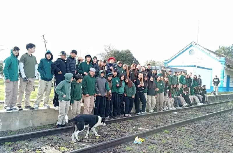 Alumnos de la Escuela Agrot�cnica Urquiza visitaron Villa Dom�nguez