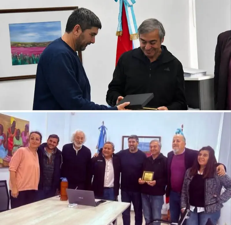 El Intendente Fuertes y equipo entregaron un reconocimiento al Locutor y Periodista Ceferino Azambuyo