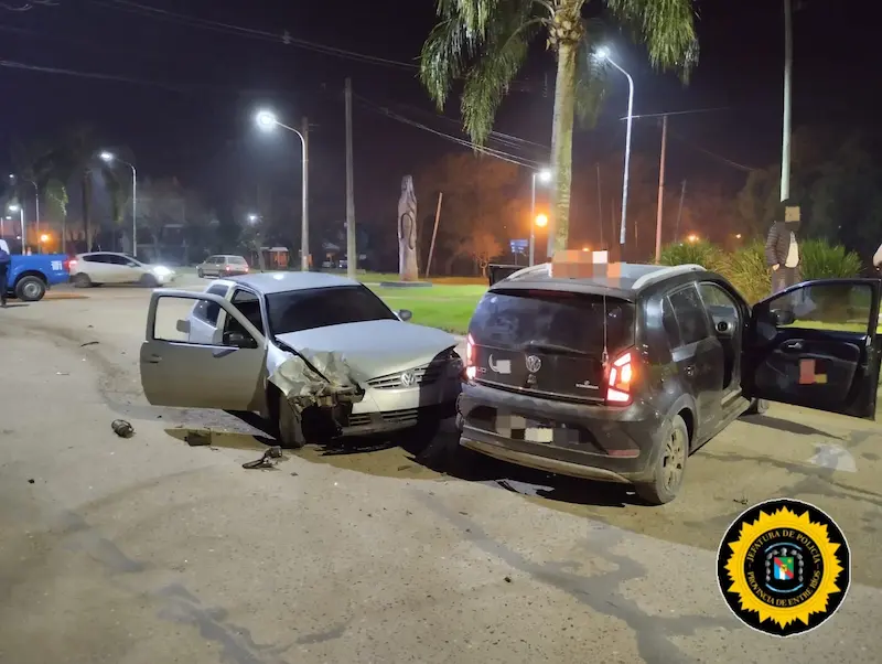 Choque de autos en la madrugada 
