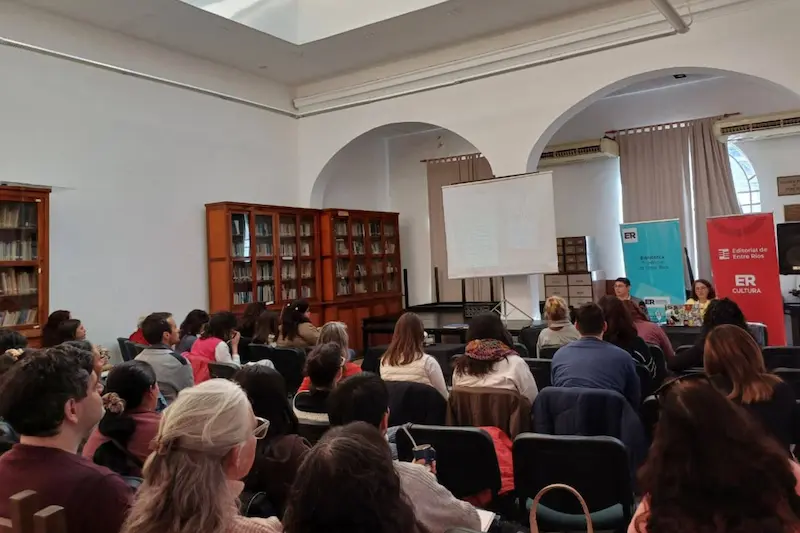 M�s de 200 personas comenzaron el ciclo de microseminarios sobre Literaturas Escritas en Entre R�os