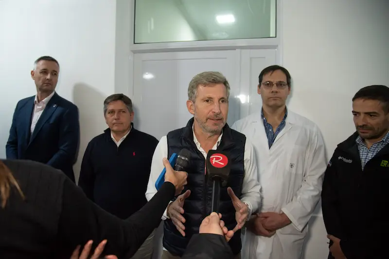 Frigerio inaugur� obras y entreg� nuevas ambulancias en hospitales de Basavilbaso y Rosario del Tala
