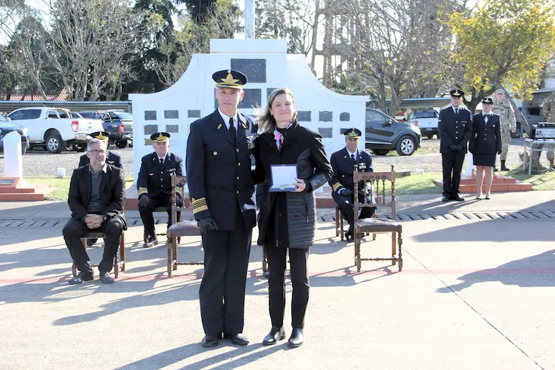El hospital San Mart�n de Paran� fue distinguido por la Fuerza A�rea
