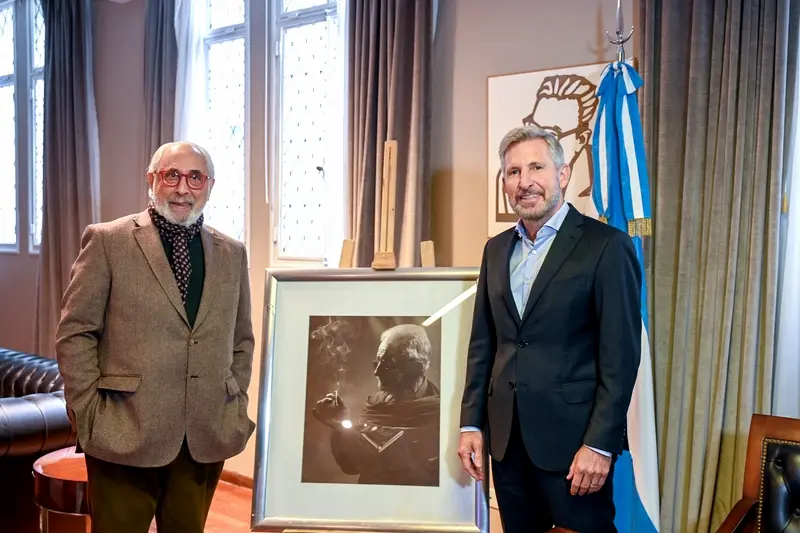 Entre R�os recibi� una donaci�n de Santiago Kovadloff en homenaje a Juan L. Ortiz